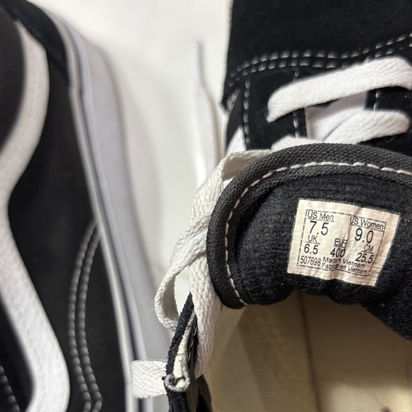 Vans Black and White Old Skool Low-Top Sneakers - Picture 13 of 13